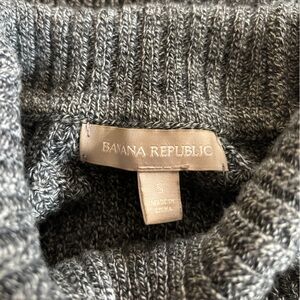 Banana Republic Charcoal Knit Pullover